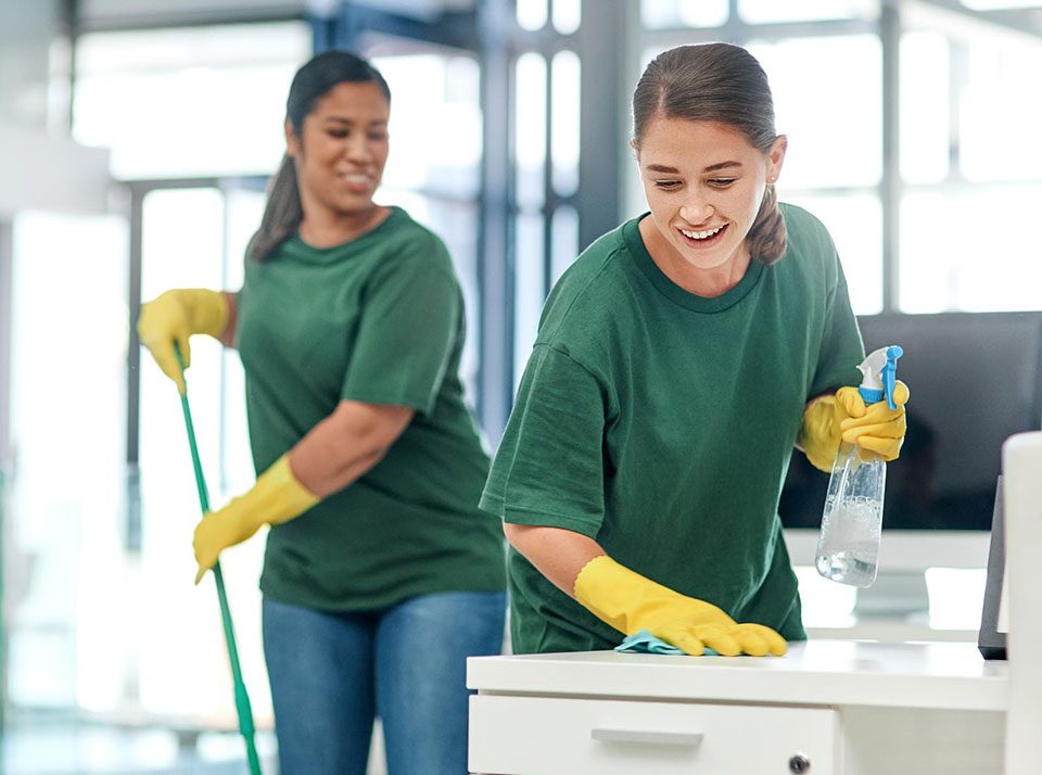 Eco-friendly cleaning vs traditional cleaning