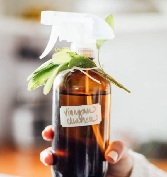 How to Make a DIY All-Purpose Cleaner with Vinegar – a natural and safe cleaning solution for almost every surface