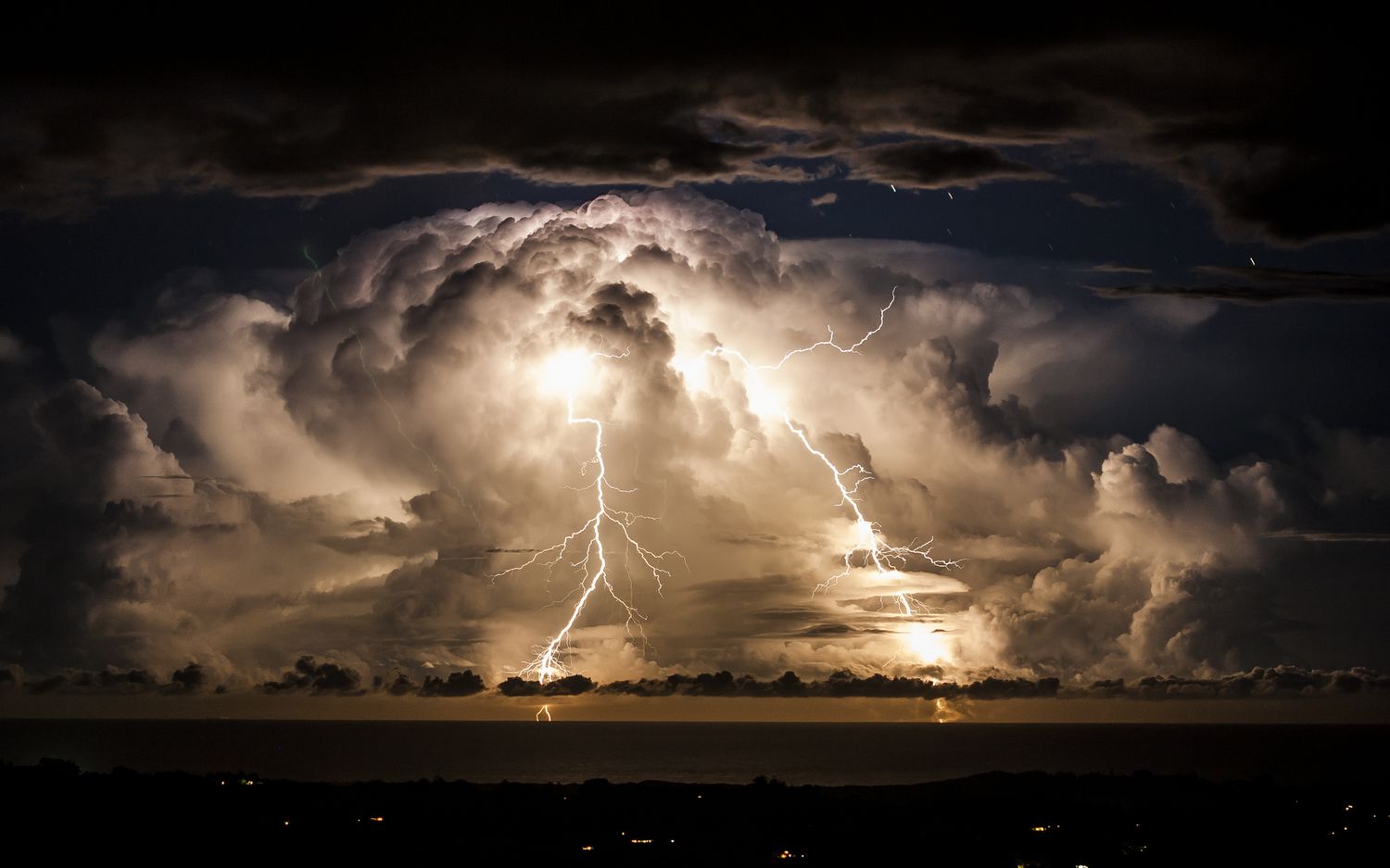 Thunderstorms and heavy rain in Ottawa require preparation and effective cleanup