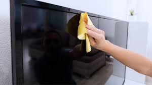 how to clean a TV Screen streak free