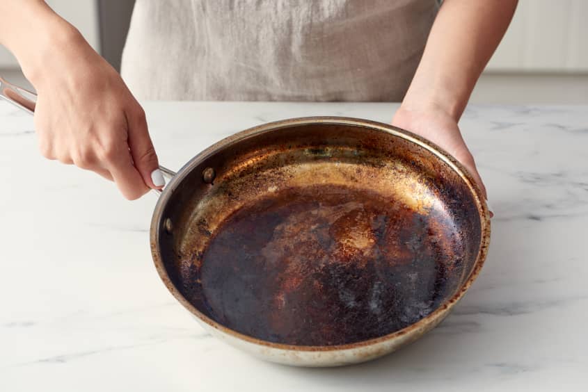 How to Clean a Burnt Stainless Steel Pan: A Foolproof Guide to Save Your Cookware