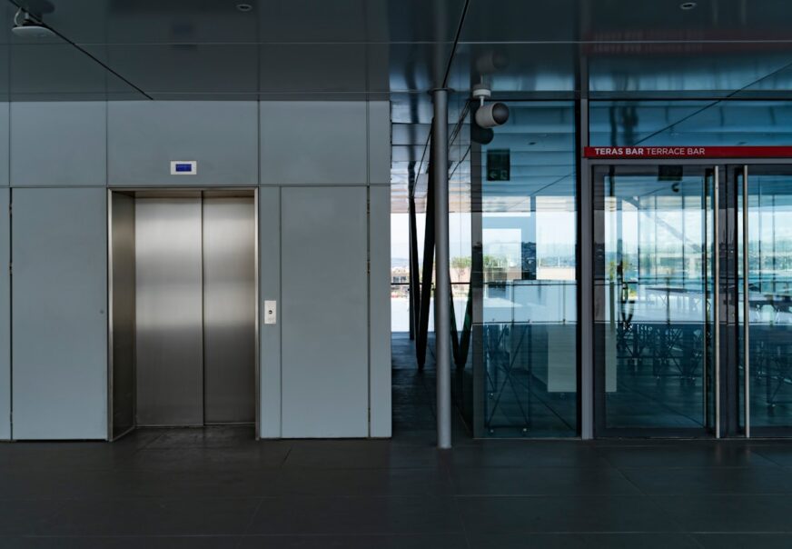 7 Essential Elevator Cleaning and Maintenance Tips for Canadian Buildings