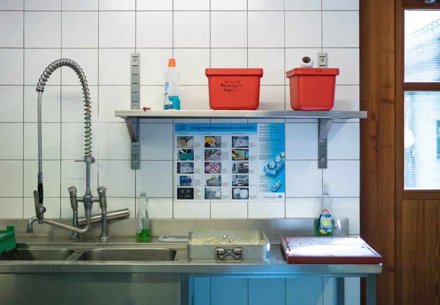 10 Essential Office Kitchen Cleaning Tips for a Spotless Break Room