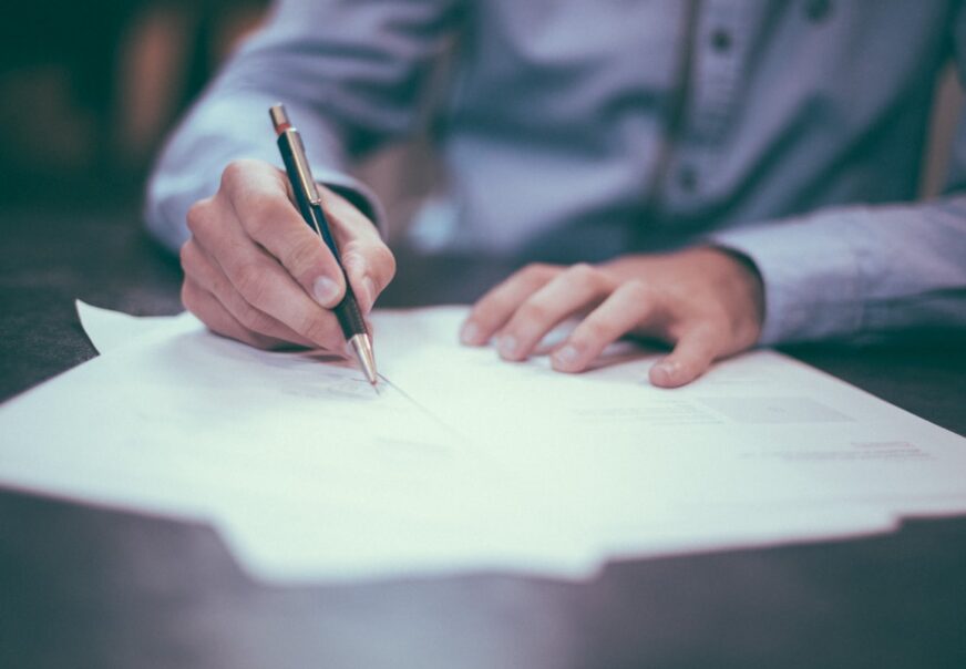 10 Red Flags When Hiring a Janitorial Service: Warning Signs Every Business Owner Should Know